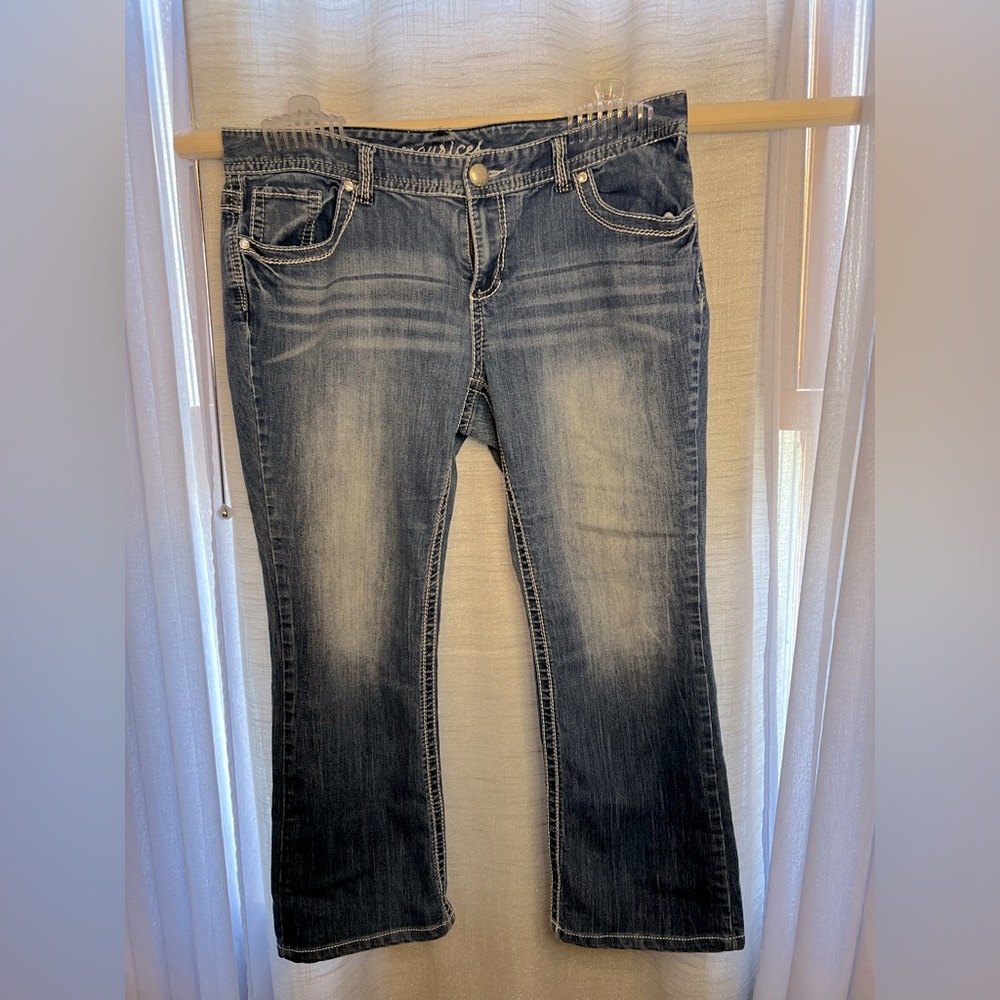 Maurices Capri Jeans size 18; gently used.